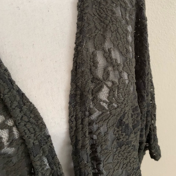 Lularoe Lindsay (L) | NWT - Picture 2 of 5